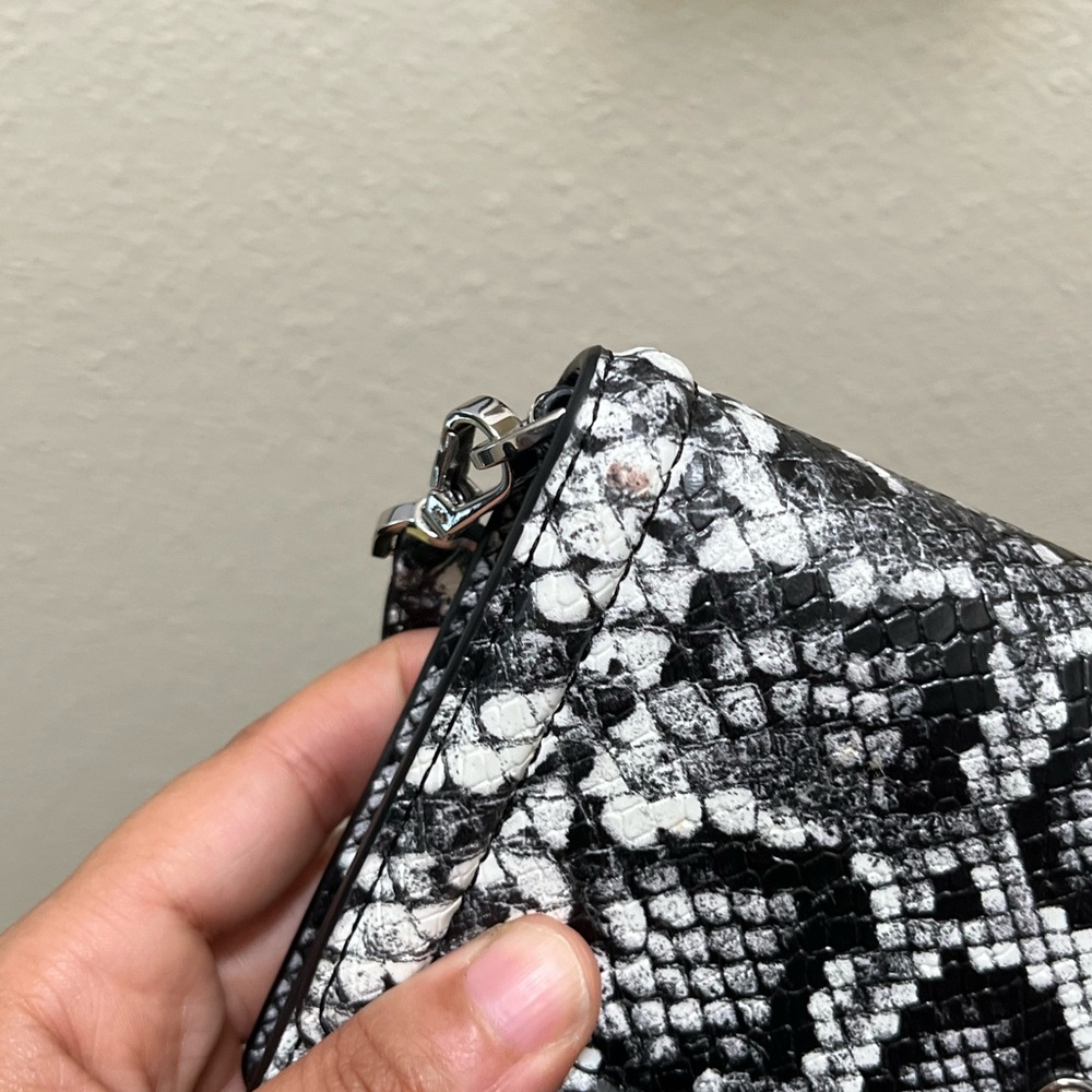 •MICHAEL KORS• Jet Set Charm Small Phone Crossbody Black White Grey Card Slots - Picture 15 of 16